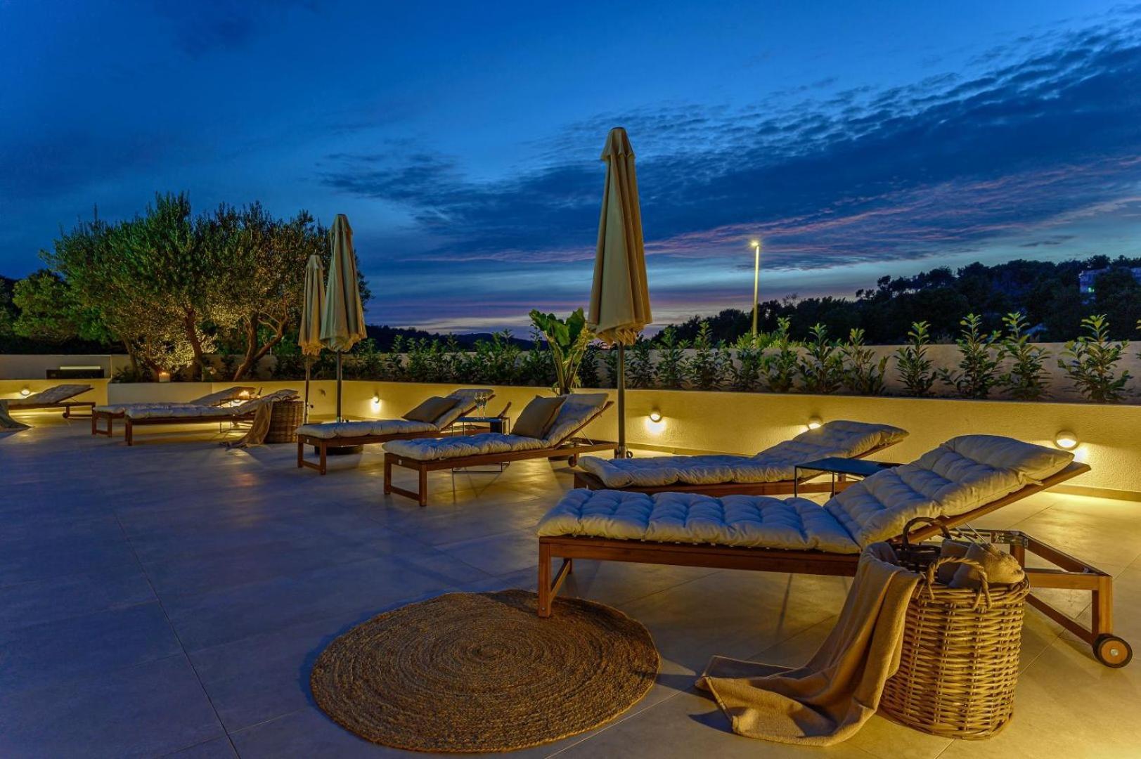 Luxury Villa Del Sogno With Pool, Jacuzzi, Parking Okrug Gornji Luaran gambar