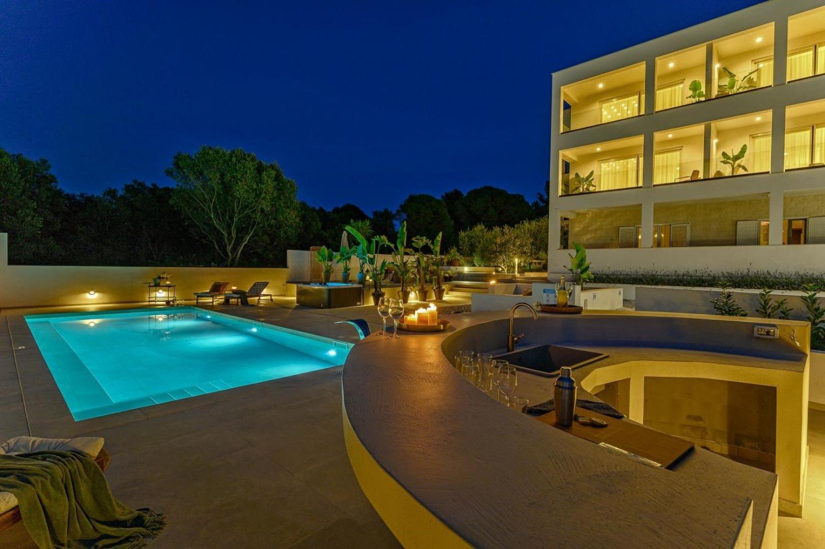 Luxury Villa Del Sogno With Pool, Jacuzzi, Parking Okrug Gornji Luaran gambar