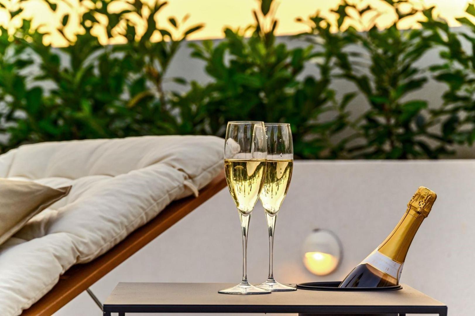 Luxury Villa Del Sogno With Pool, Jacuzzi, Parking Okrug Gornji Luaran gambar