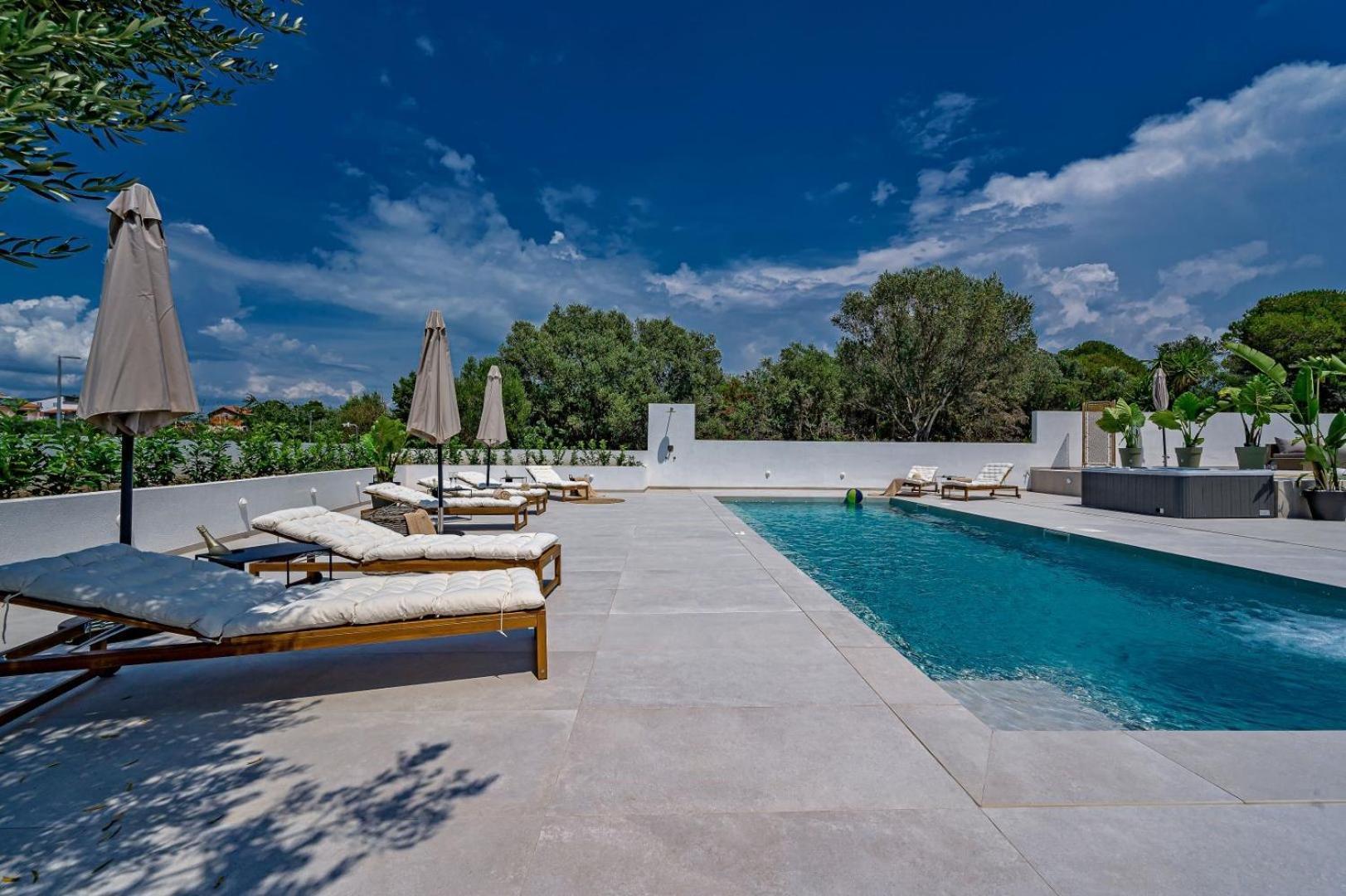 Luxury Villa Del Sogno With Pool, Jacuzzi, Parking Okrug Gornji Luaran gambar
