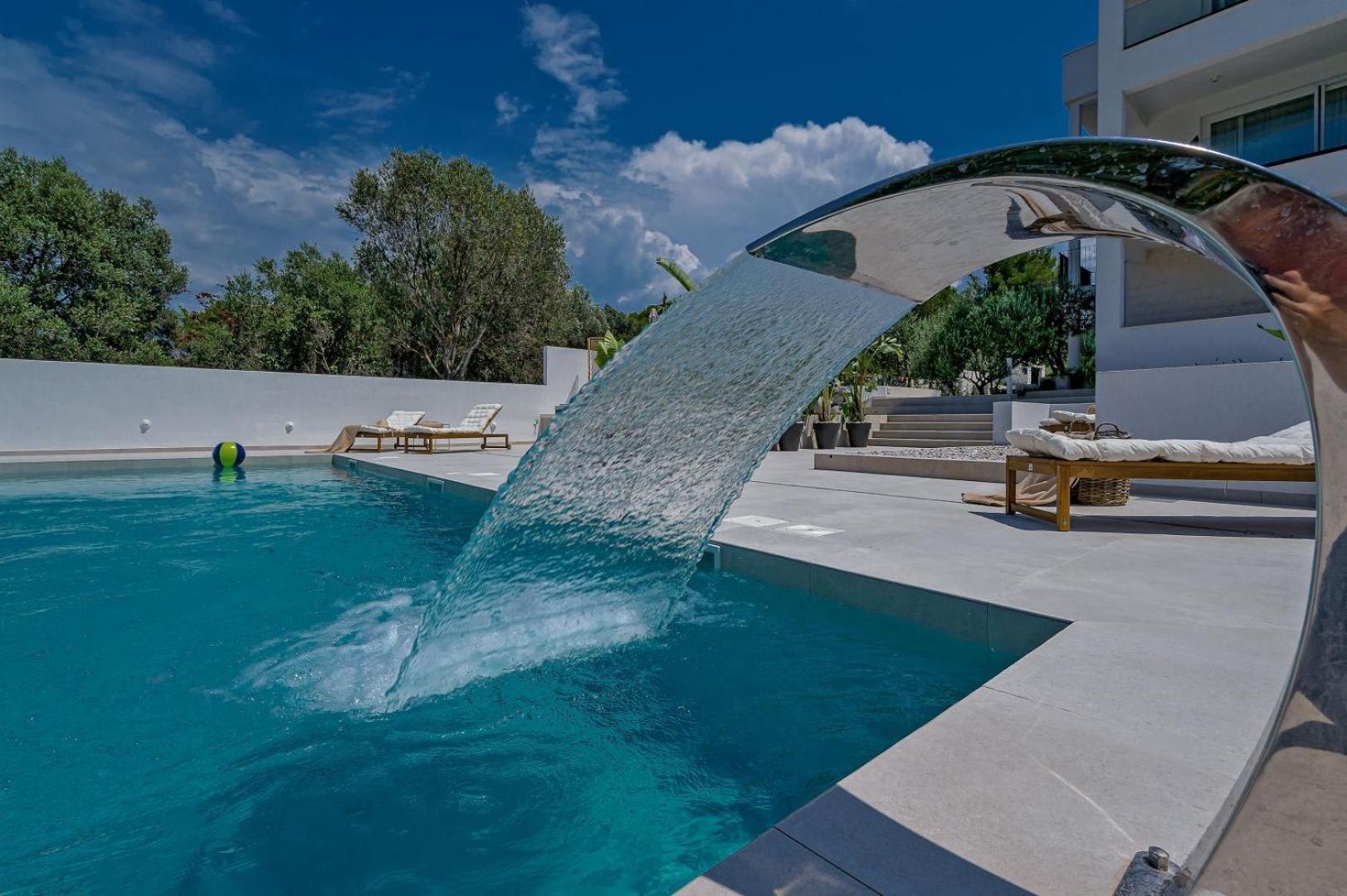 Luxury Villa Del Sogno With Pool, Jacuzzi, Parking Okrug Gornji Luaran gambar